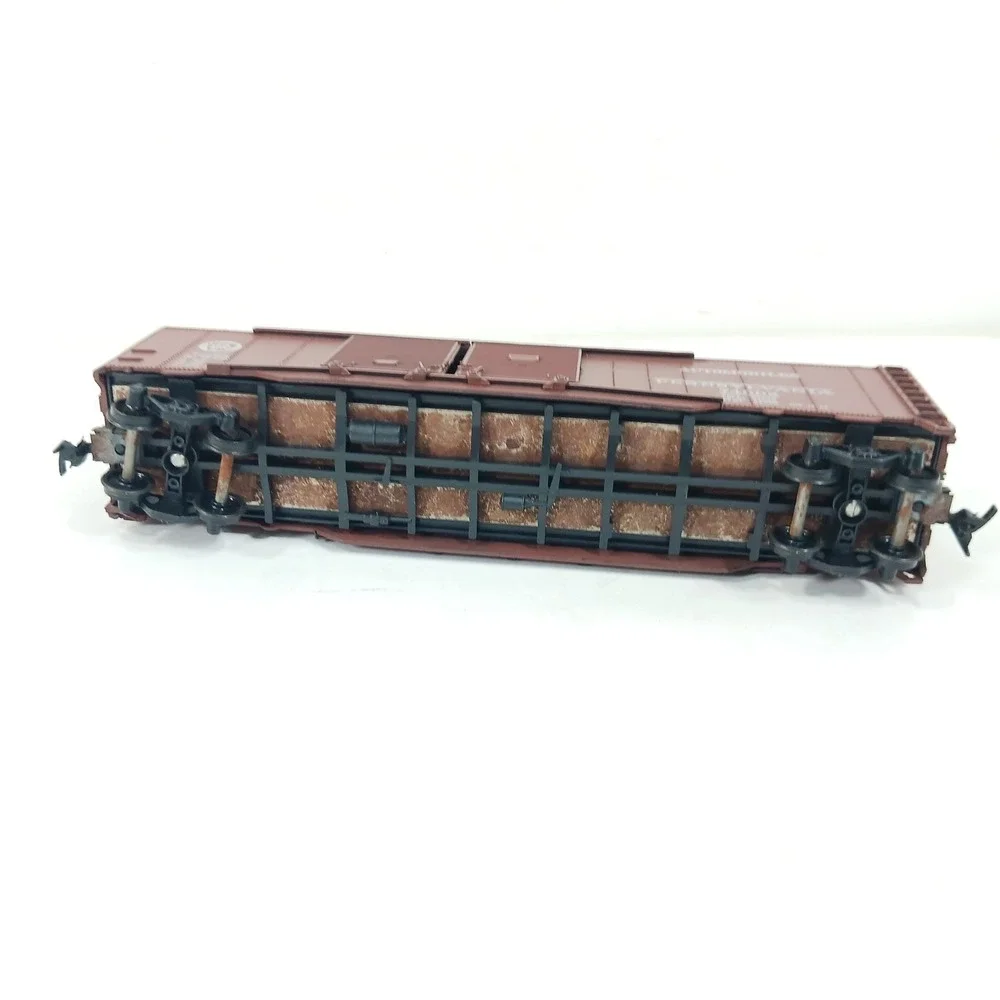 Athearn HO Scale Pennsylvania Railroad 50 Ft Plug Door Boxcar 74002 Brown PRR